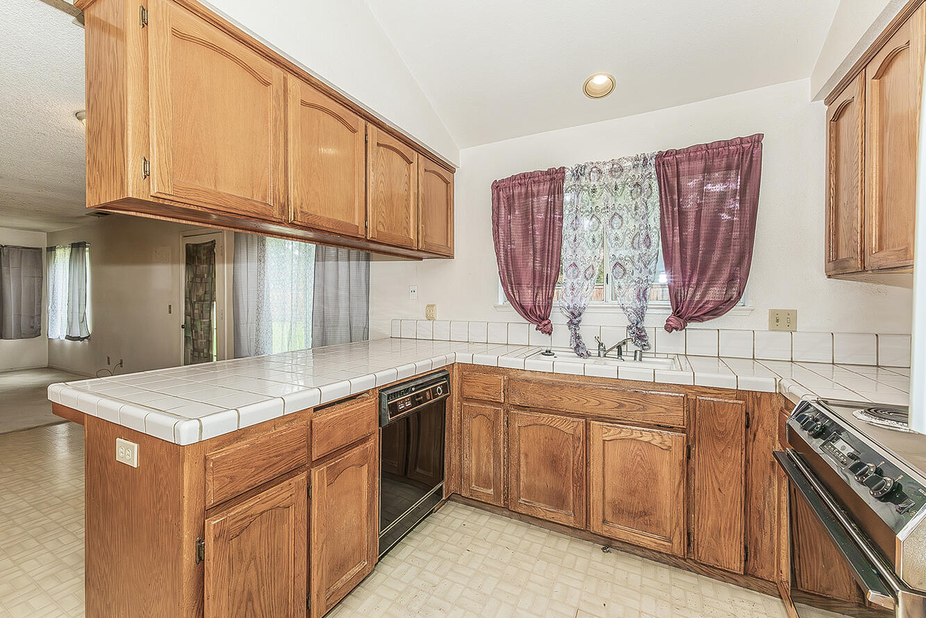 9659 N Shenandoah Ln, Fresno, CA 93720