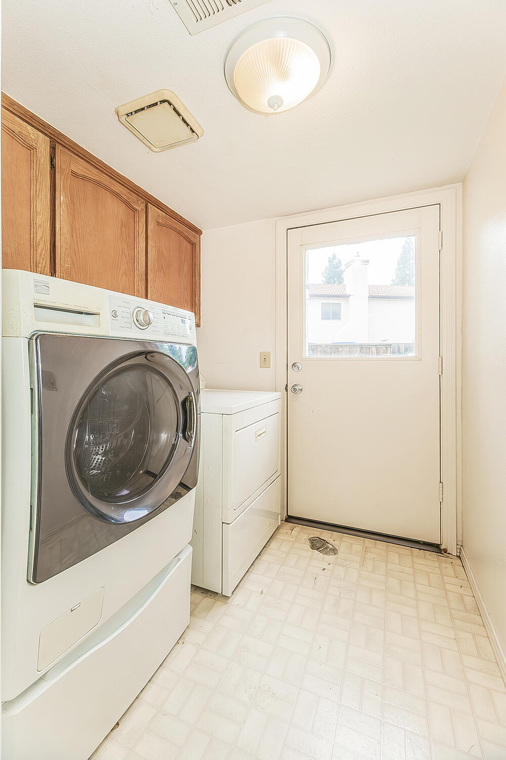 9659 N Shenandoah Ln, Fresno, CA 93720