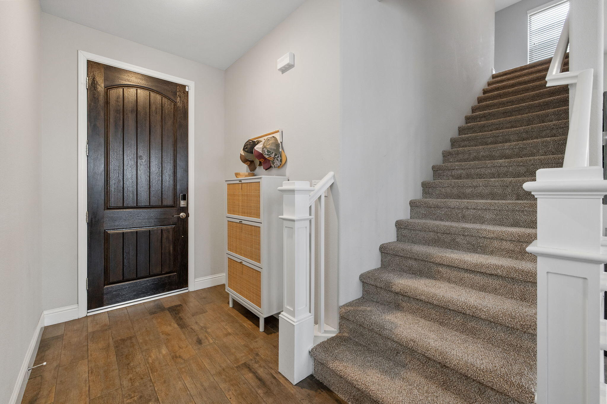 6212 E Bibi Dr, Fresno, CA 93727