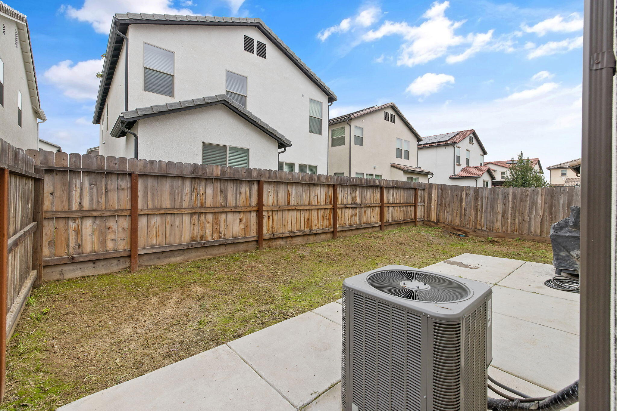 6212 E Bibi Dr, Fresno, CA 93727