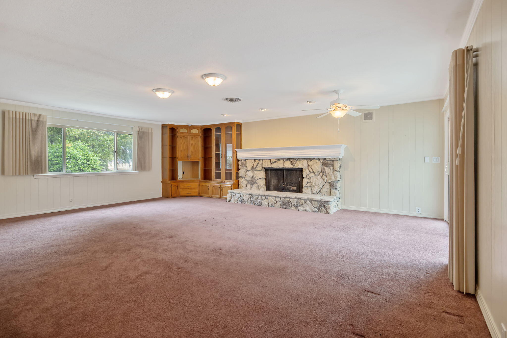 1714 N Blythe Ave, Fresno, CA 93722