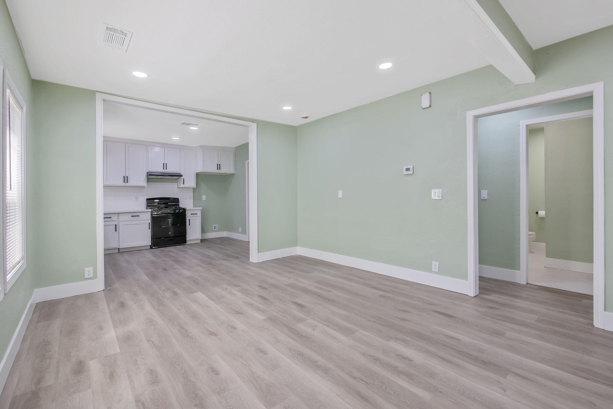 1247 N Ferger Ave, Fresno, CA 93728