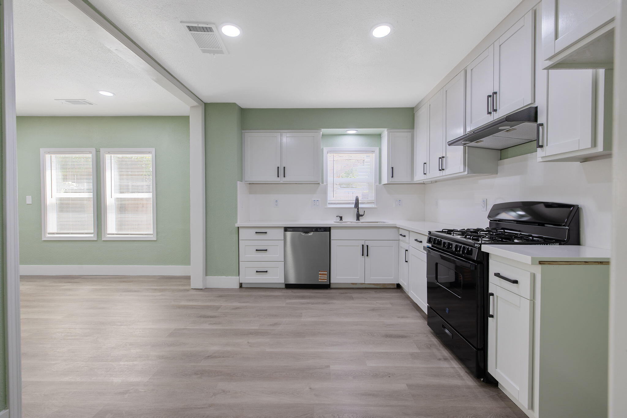 1247 N Ferger Ave, Fresno, CA 93728