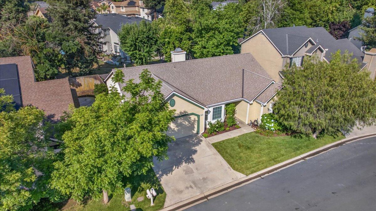 10771 N Windham Bay Cir, Fresno, CA 93730
