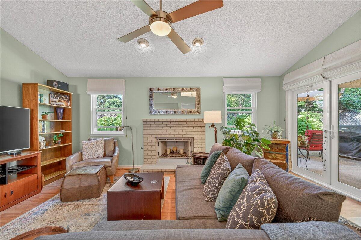 10771 N Windham Bay Cir, Fresno, CA 93730