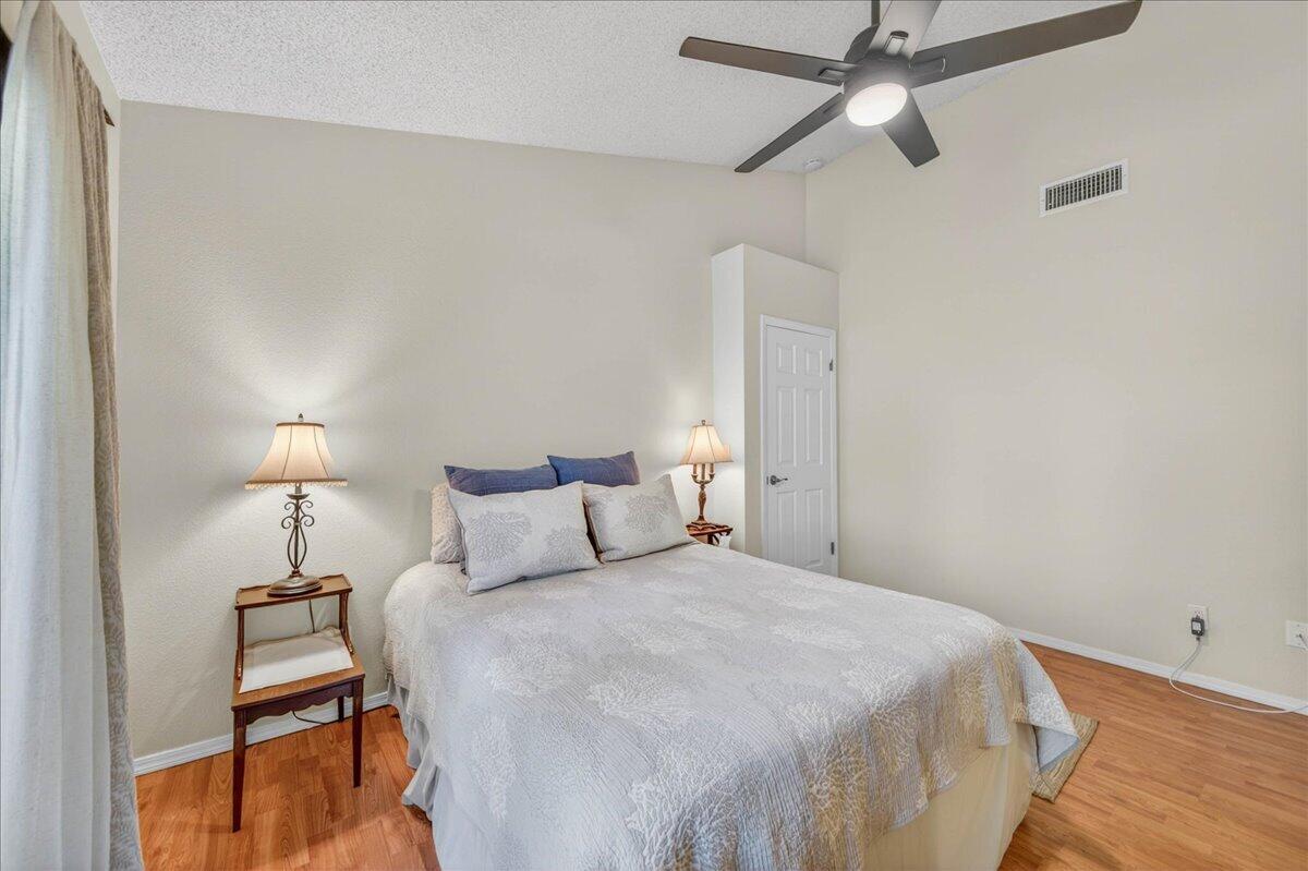 10771 N Windham Bay Cir, Fresno, CA 93730