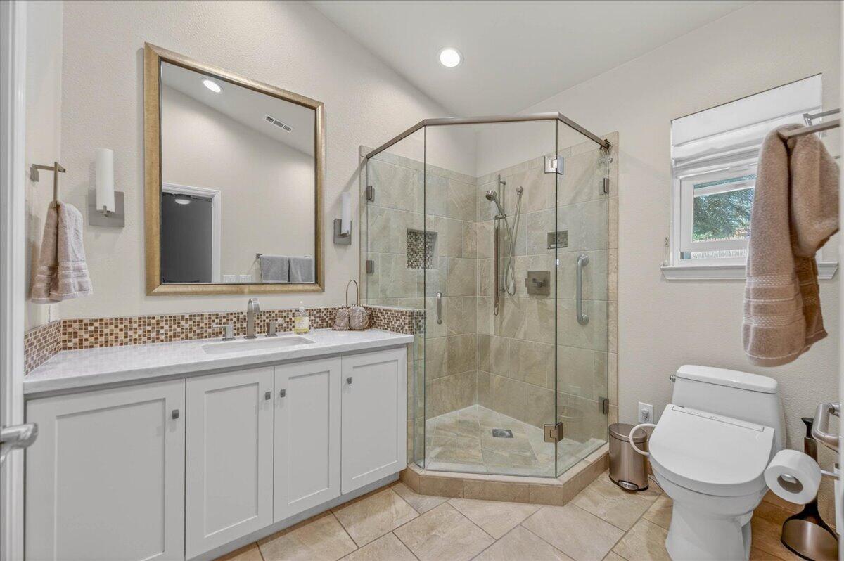 10771 N Windham Bay Cir, Fresno, CA 93730