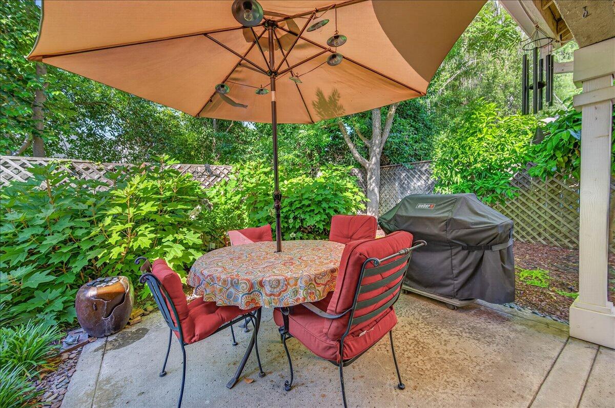10771 N Windham Bay Cir, Fresno, CA 93730