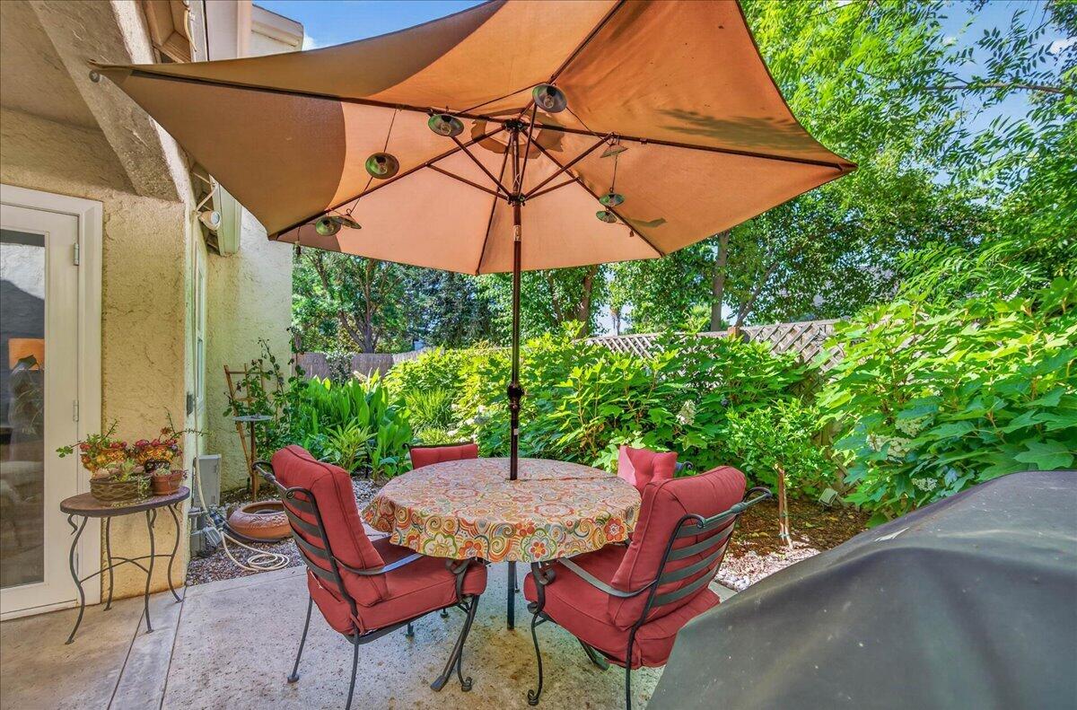 10771 N Windham Bay Cir, Fresno, CA 93730