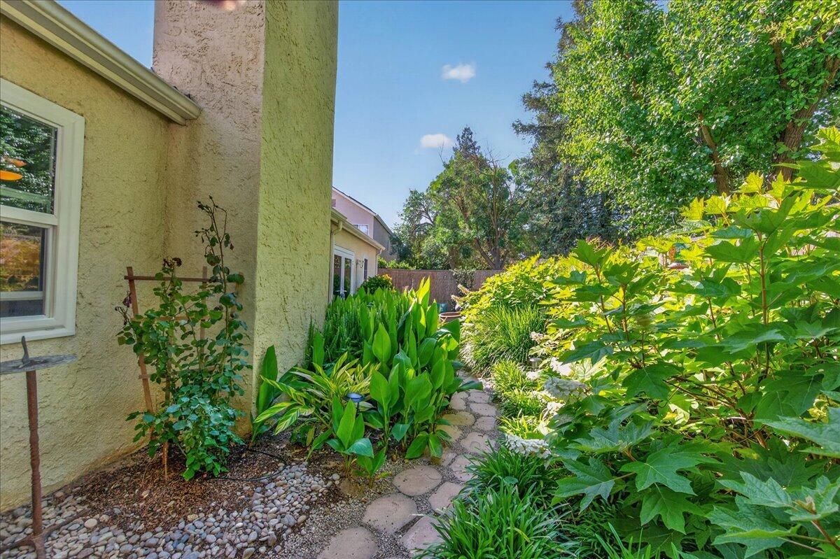 10771 N Windham Bay Cir, Fresno, CA 93730