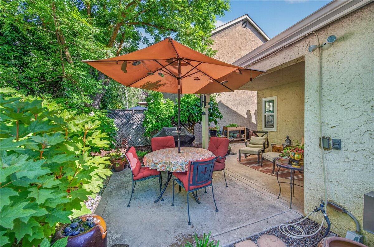10771 N Windham Bay Cir, Fresno, CA 93730