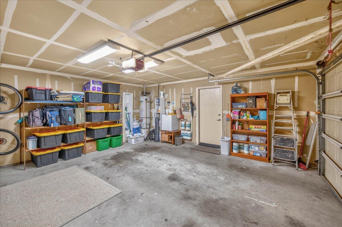 10771 N Windham Bay Cir, Fresno, CA 93730