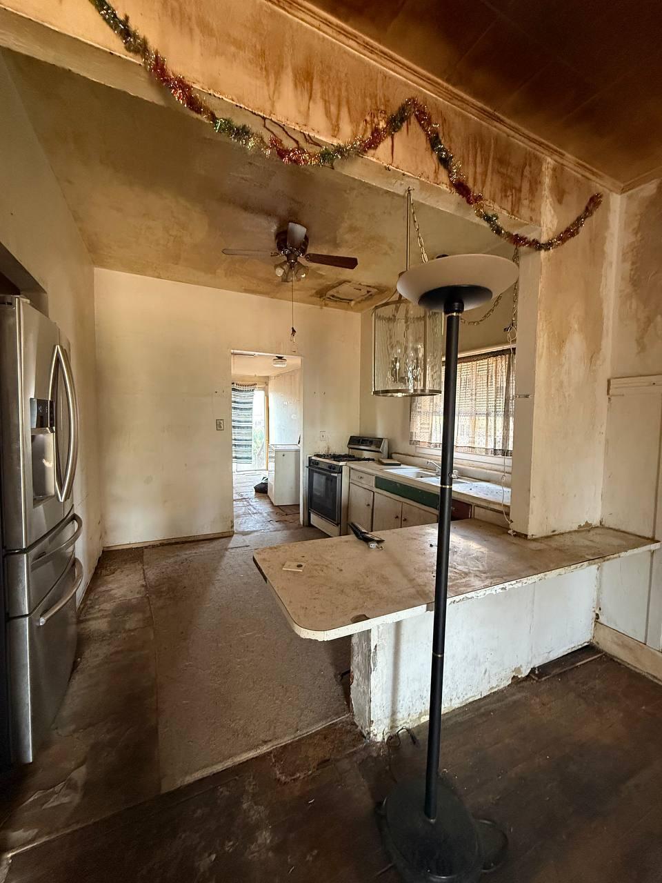 1129 E Nevada Ave, Fresno, CA 93701