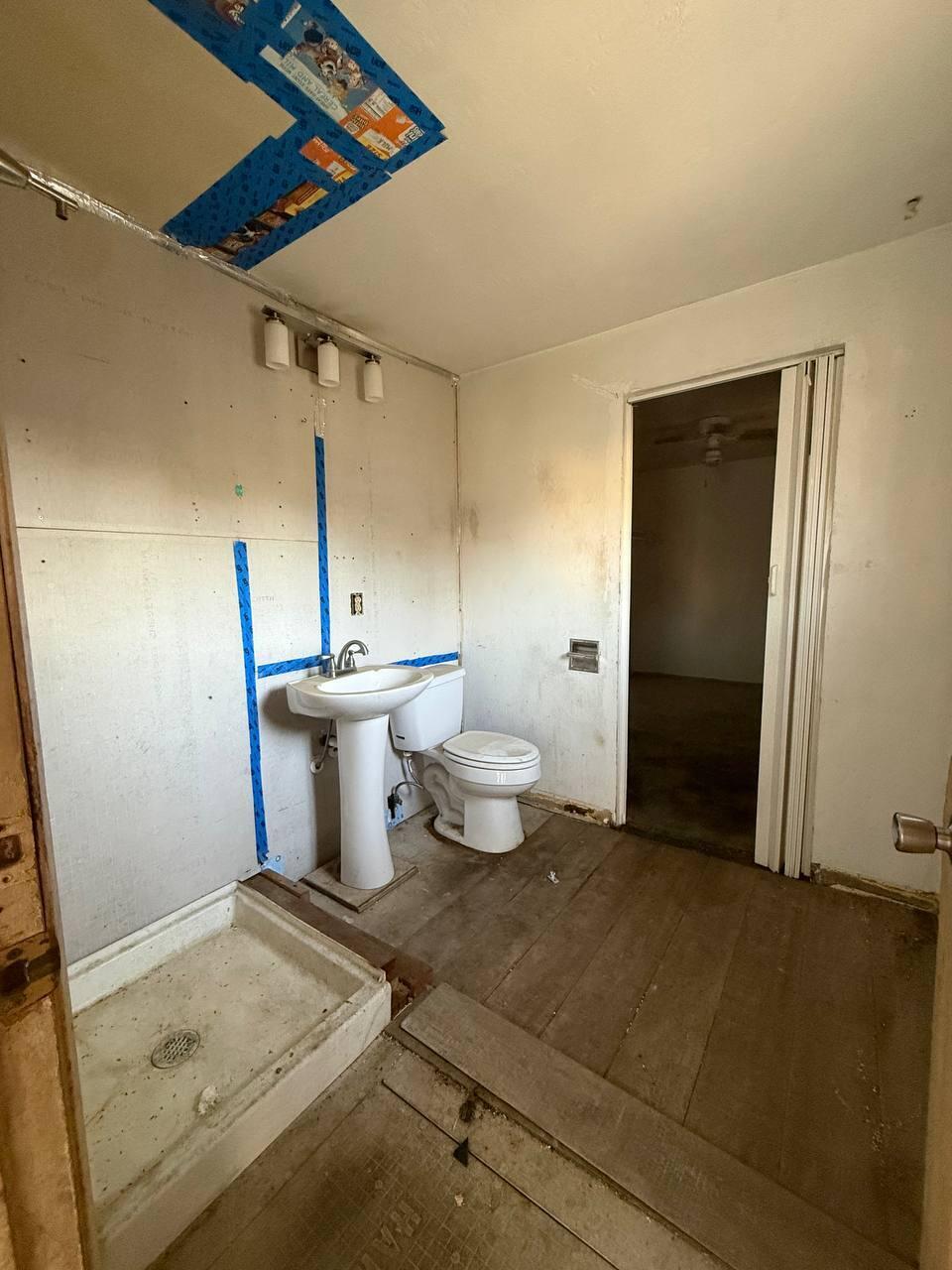 1129 E Nevada Ave, Fresno, CA 93701