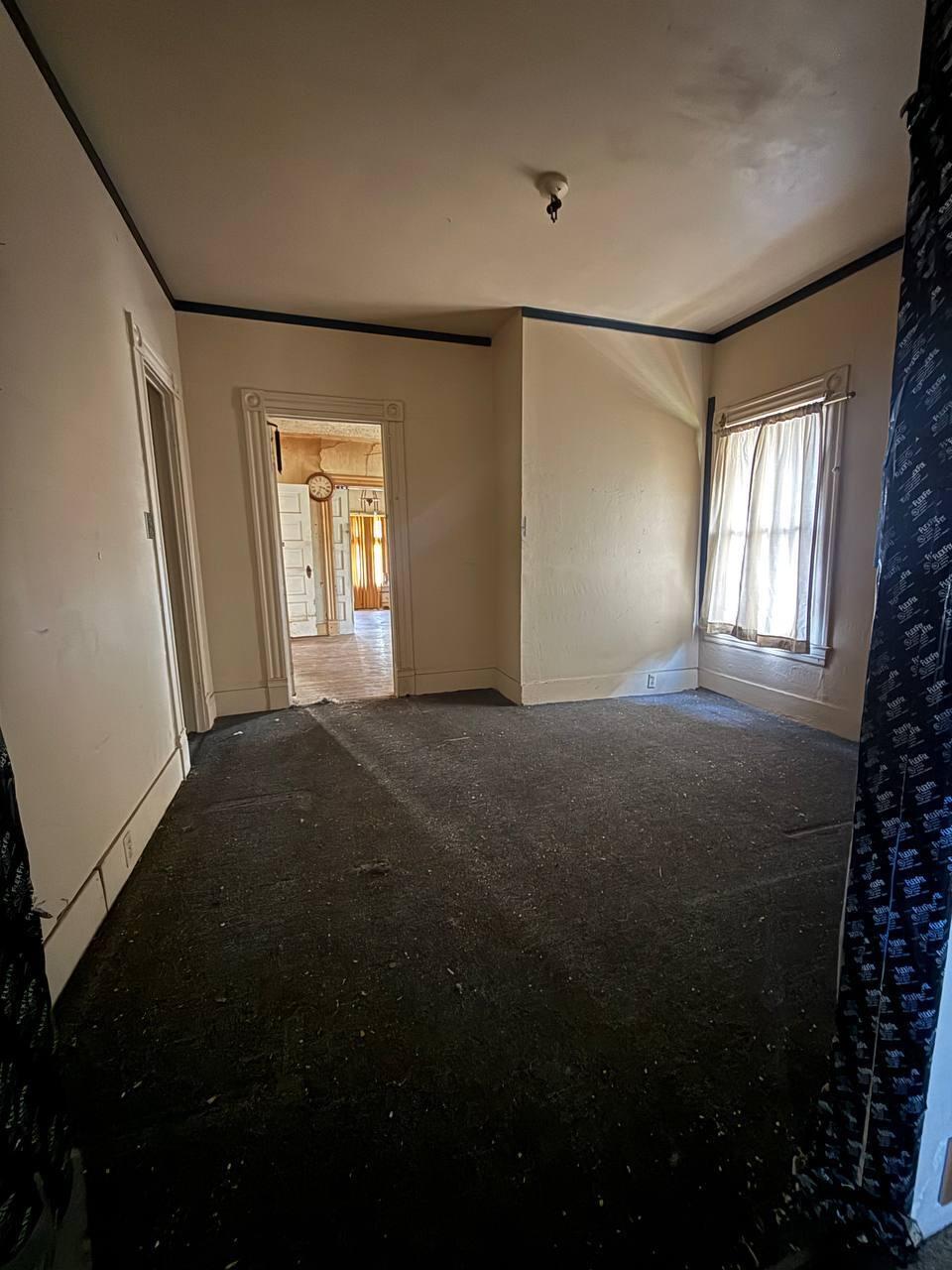 1129 E Nevada Ave, Fresno, CA 93701