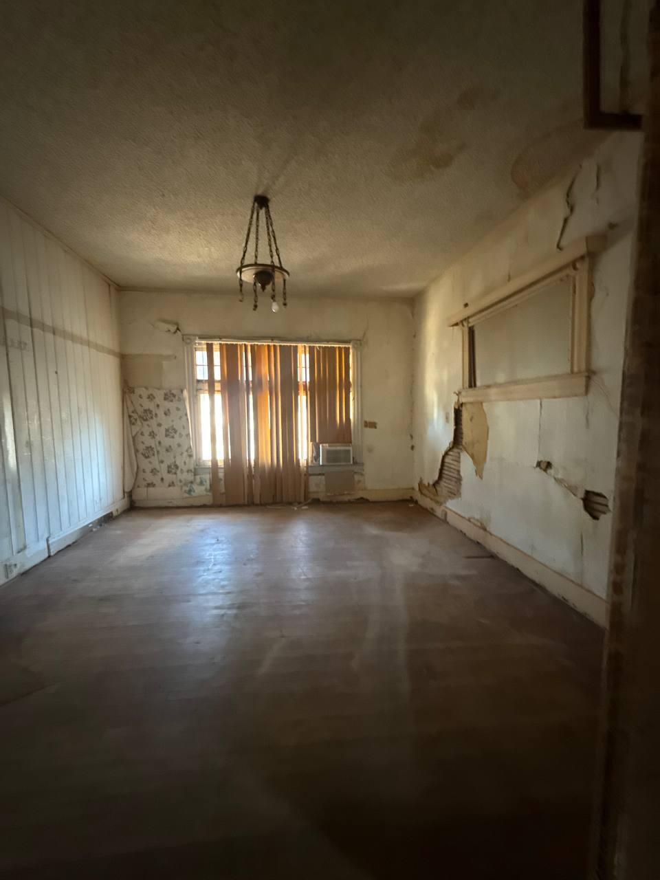 1129 E Nevada Ave, Fresno, CA 93701